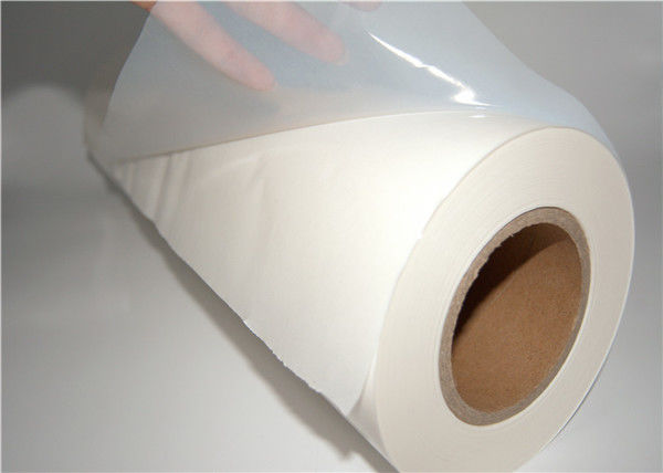 Resista a lavare il film adesivo della colata calda bianca crema del poliestere 60℃ per le etichette di gomma 1 del PVC